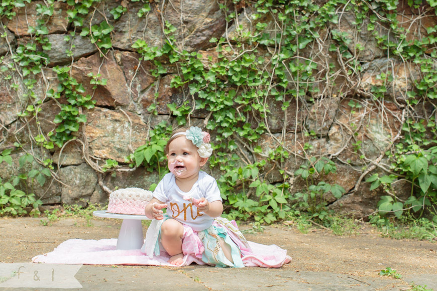 feather + light photography | Greenville, DE family photographer | lifestyle photography | valley garden park, DE | cake smash | first birthday