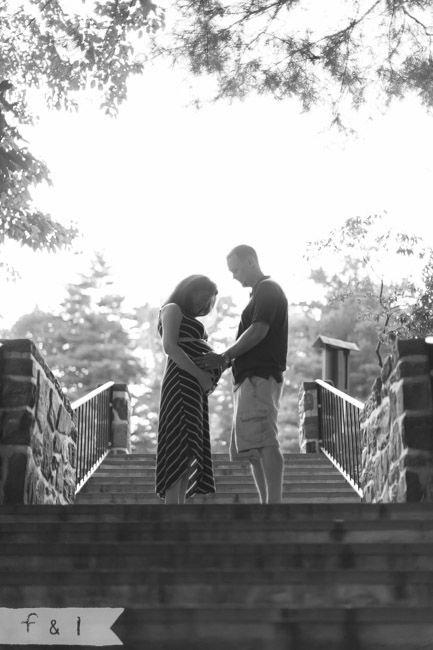 feather + light photography | maternity lifestyle photographer | main line ,pa maternity photographer | ridley creek state park