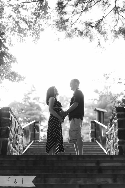 feather + light photography | maternity lifestyle photographer | main line ,pa maternity photographer | ridley creek state park