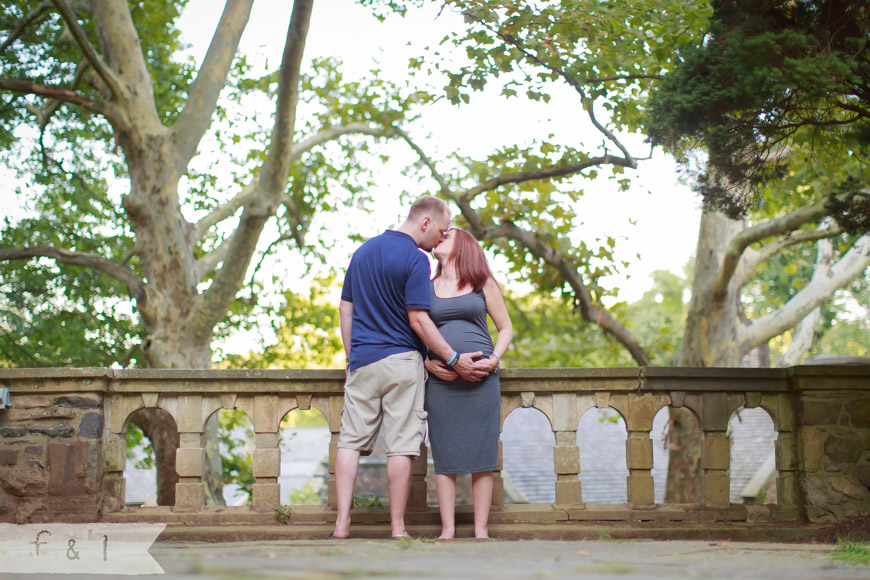 feather + light photography | maternity lifestyle photographer | main line ,pa maternity photographer | ridley creek state park