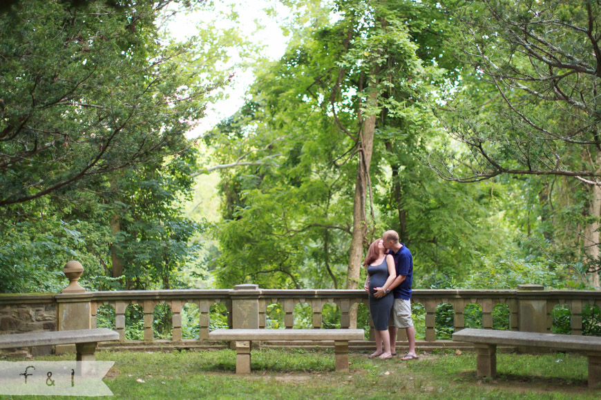 feather + light photography | maternity lifestyle photographer | main line ,pa maternity photographer | ridley creek state park