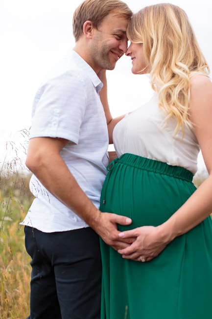 feather + light photography | main line maternity photographer | valley forge park | maternity in field