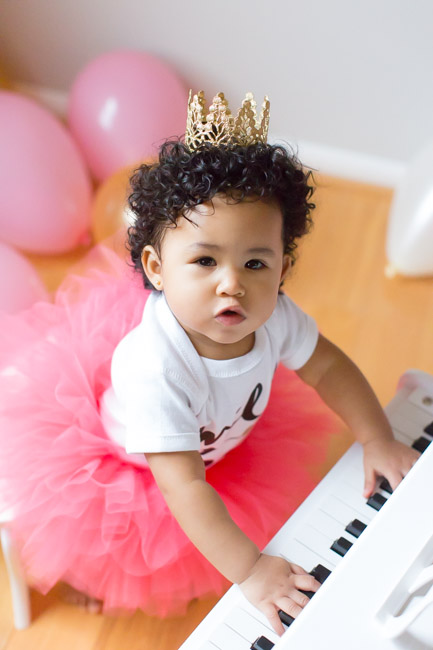 feather + light photography | philadelphia child photographer | cake smash | pink + gold | tutu | first birthday