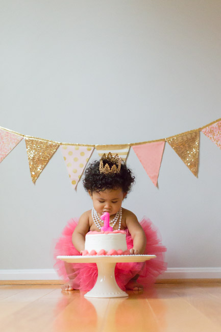 feather + light photography | philadelphia child photographer | cake smash | pink + gold | tutu | first birthday