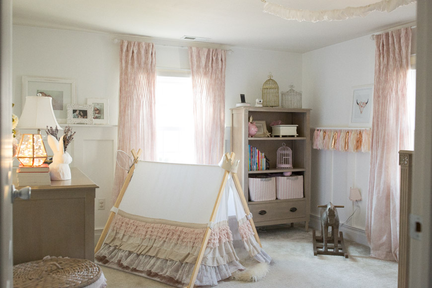 feather + light photography | philadelphia child fashion blogger | big girl room | home decor little girl's room | sweet girls room | pink, gold + white