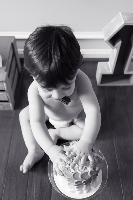 feather + light photography | cake smash | blue cake | baby boy | first birthday