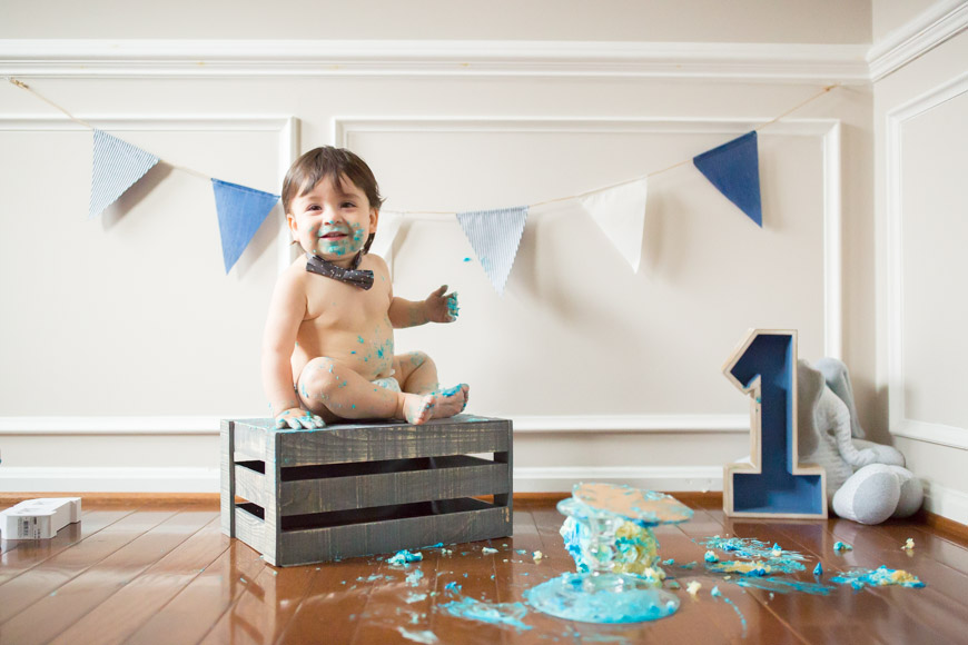 feather + light photography | cake smash | blue cake | baby boy | first birthday