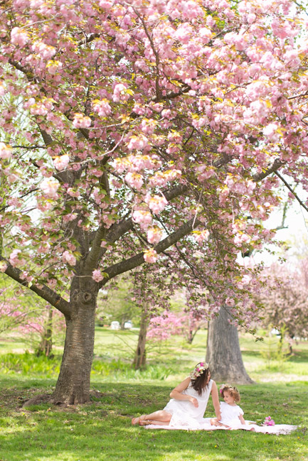 feather + light photography | maternity session with baby girl | pink | floral crowns | spring 