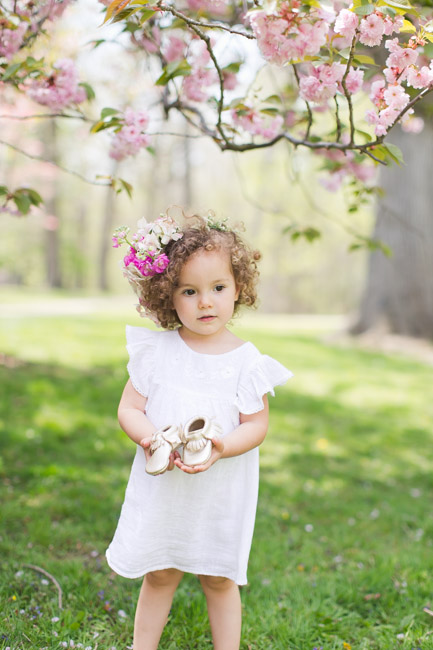 feather + light photography | maternity session with baby girl | pink | floral crowns | spring 