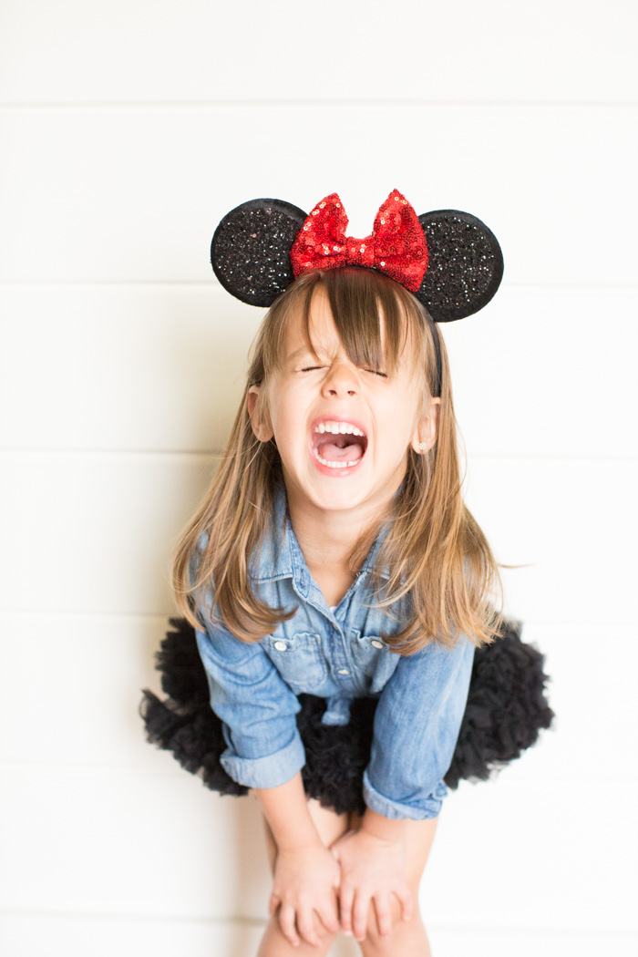 feather + light photography | minnie mouse + tutu 