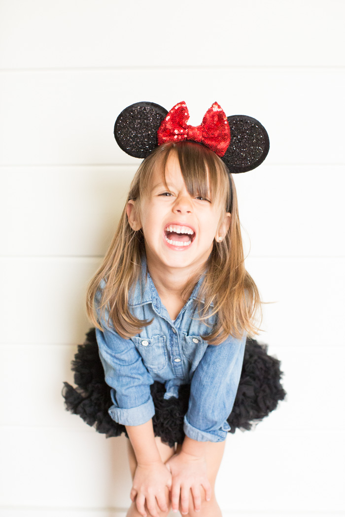 feather + light photography | minnie mouse + tutu 