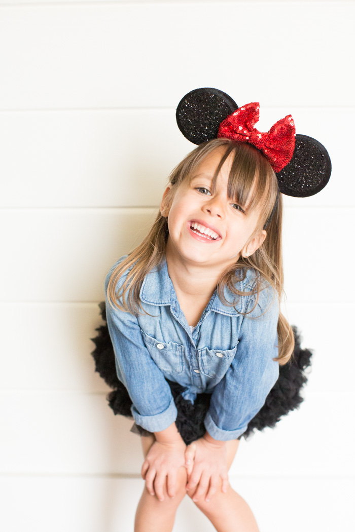 feather + light photography | minnie mouse + tutu 