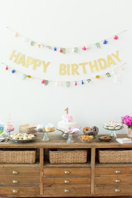 feather + light photography | child first birthday | flowers | first birthday